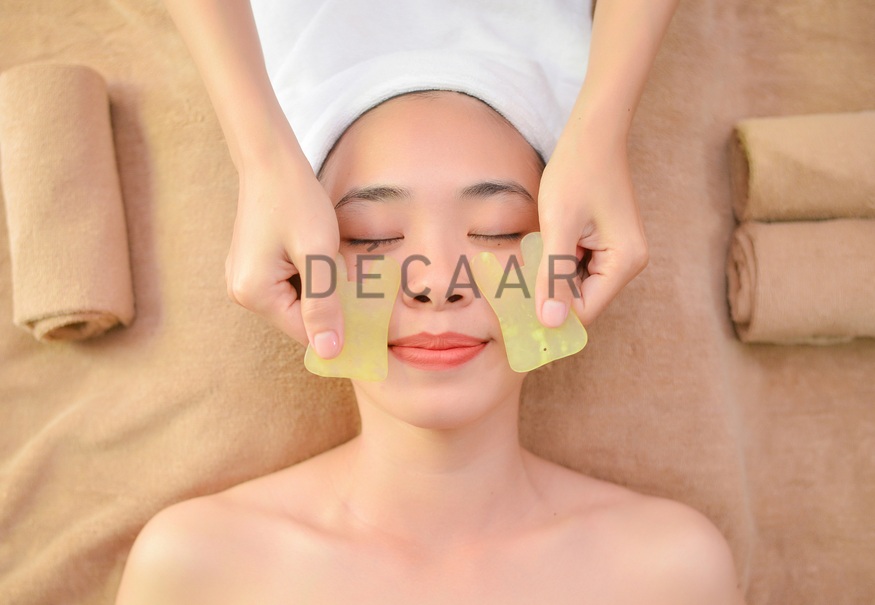 Massage bằng đá lăn từ Hàn Quốc