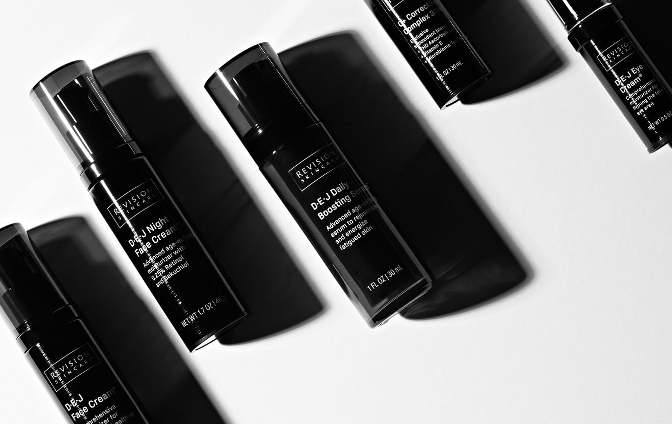 Hình: D.E.J® là biểu tượng khoa học trẻ hóa của Revision Skincare