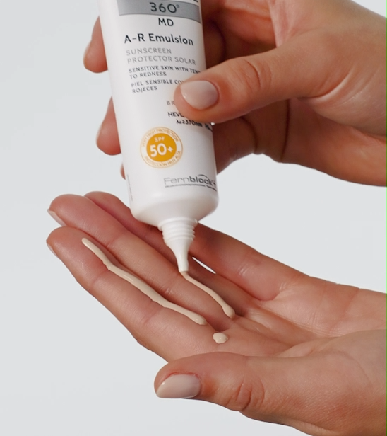 Hình: Texture kem chống nắng Heliocare